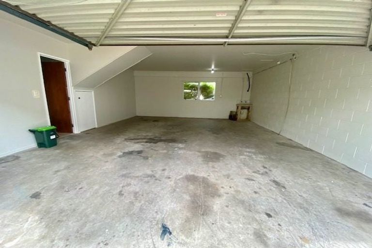 Photo of property in 2/122 Carlisle Road, Browns Bay, Auckland, 0632