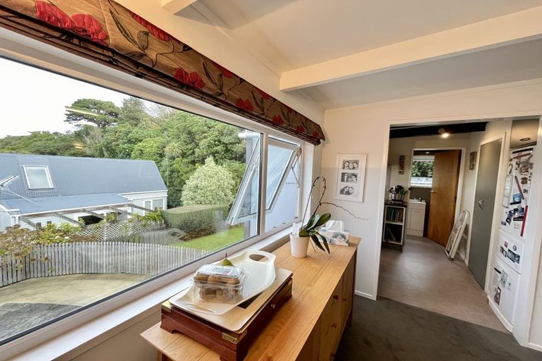 Photo of property in 35b Amapur Drive, Khandallah, Wellington, 6035