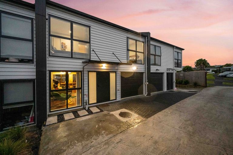 Photo of property in 11b Kimdale Place, Totara Heights, Auckland, 2105