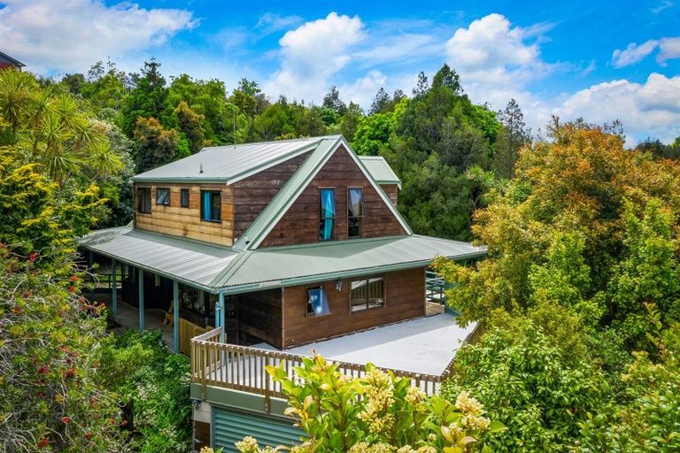 Photo of property in 21 Reynolds Place, Torbay, Auckland, 0630