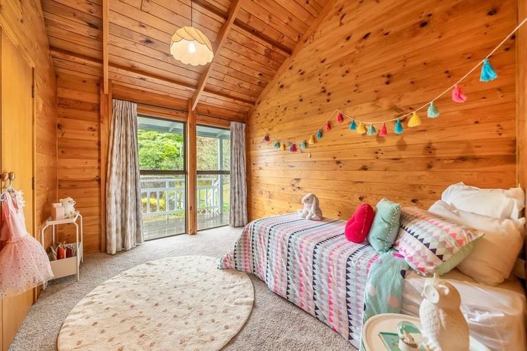 Photo of property in 74 Viewmont Drive, Harbour View, Lower Hutt, 5010