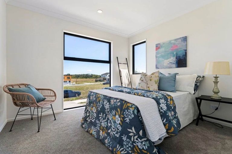 Photo of property in 13 Taipahitini Road, Rosehill, 2113