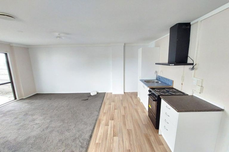 Photo of property in 11 Gambare Place, Wattle Downs, Auckland, 2103