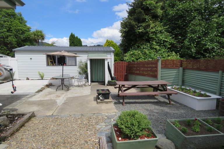 Photo of property in 100 Buller Road, Reefton, 7830