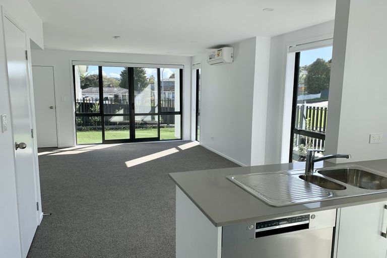 Photo of property in 1/3 Fairdale Place, Birkdale, Auckland, 0626