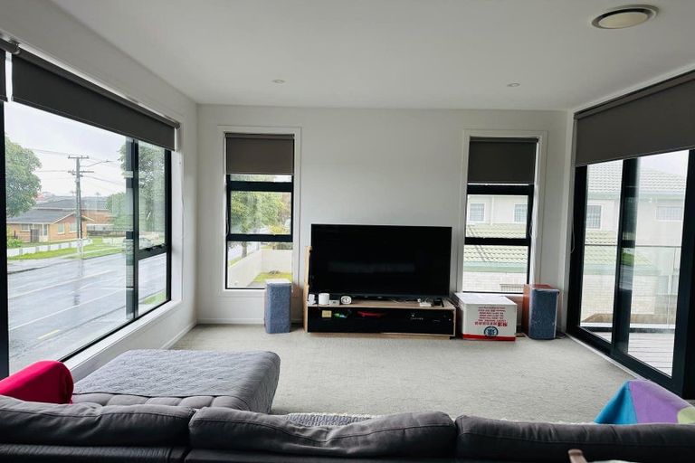 Photo of property in 216a Bucklands Road, Bucklands Beach, Auckland, 2012