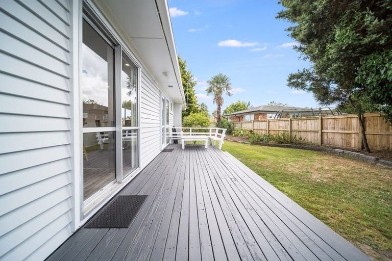 Photo of property in 16 Thornton Place, Melville, Hamilton, 3206