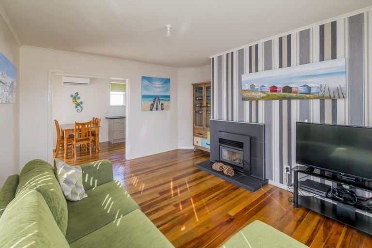 Photo of property in 18 Miro Street, Levin, 5510
