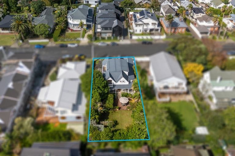 Photo of property in 5 Bayview Road, Hauraki, Auckland, 0622
