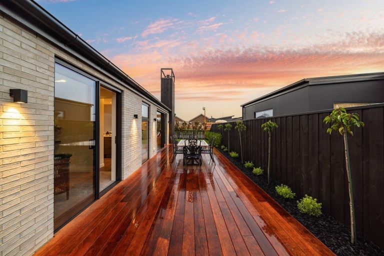 Photo of property in 19 Perehia Mews, Marshland, Christchurch, 8083