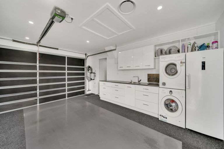 Photo of property in 44 Mcneil Street, Balclutha, 9230