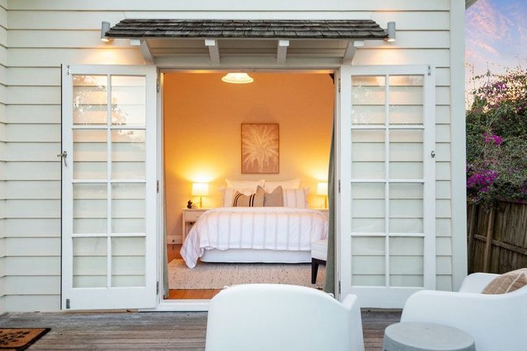 Photo of property in 1/52 Richmond Avenue, Northcote Point, Auckland, 0627