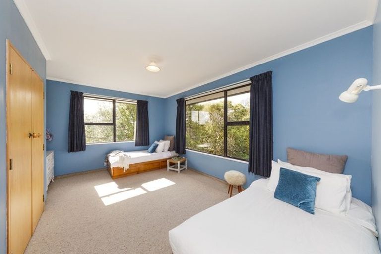 Photo of property in 515 Roberts Line, Kelvin Grove, Palmerston North, 4470