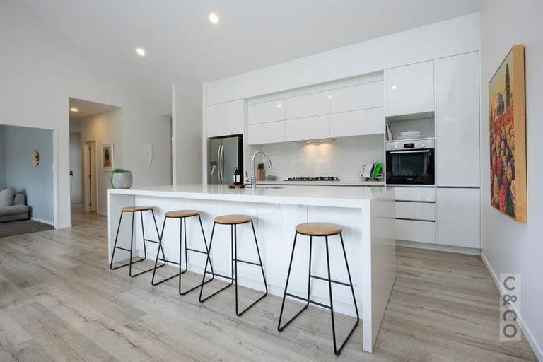 Photo of property in 44 Fruitlands Road, Kumeu, 0810