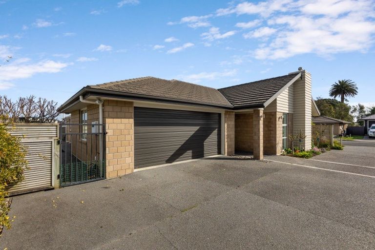 Photo of property in 2 Keene Drive, Bell Block, New Plymouth, 4312