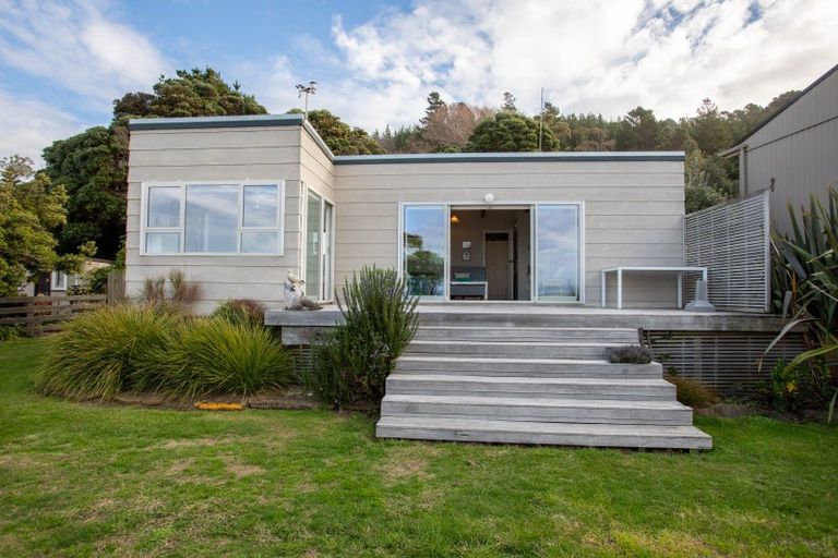 Photo of property in 32 Akitio Esplanade, Akitio, Pongaroa, 4991