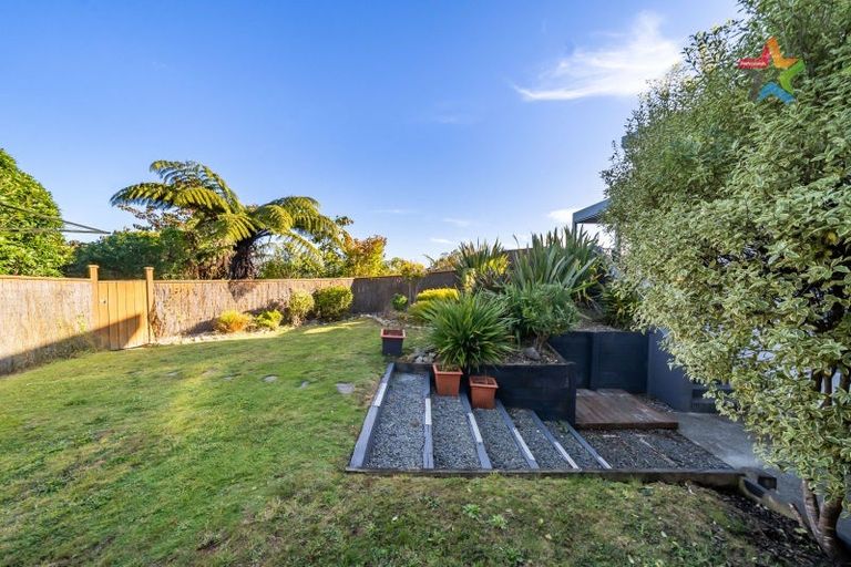 Photo of property in 22 Mount Marua Drive, Timberlea, Upper Hutt, 5018