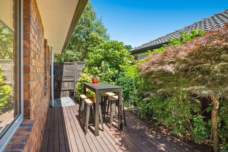 Photo of property in 8 Hoihere Place, Parklands, Christchurch, 8083