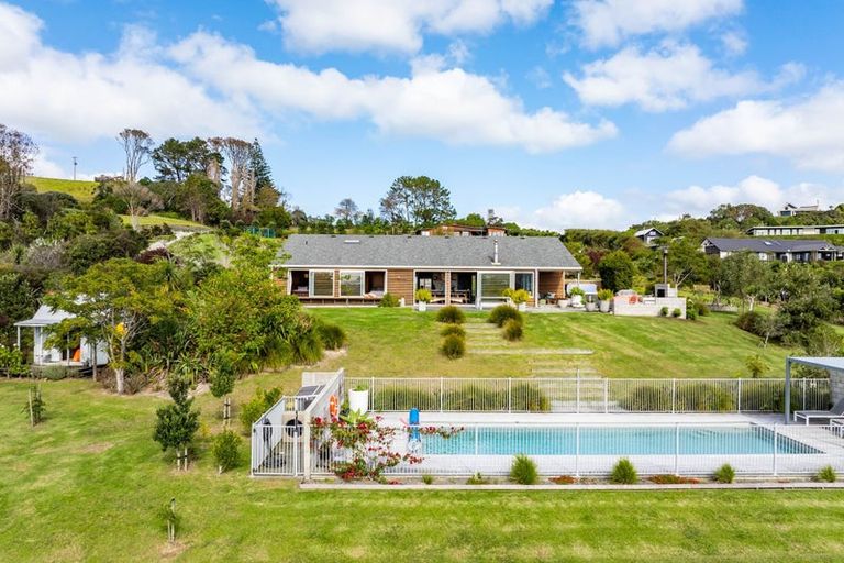 Photo of property in 15 Sandhill Heights, Mangawhai, 0975