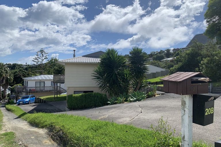 Photo of property in 1/20 Delshaw Avenue, Stanmore Bay, Whangaparaoa, 0932
