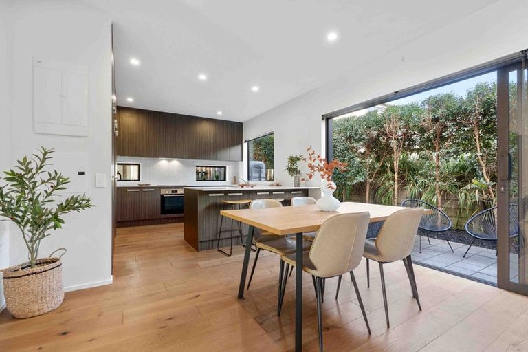 Photo of property in 21b Chippendale Crescent, Birkdale, Auckland, 0626