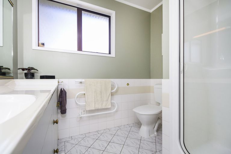 Photo of property in 26 Granville Drive, Massey, Auckland, 0614