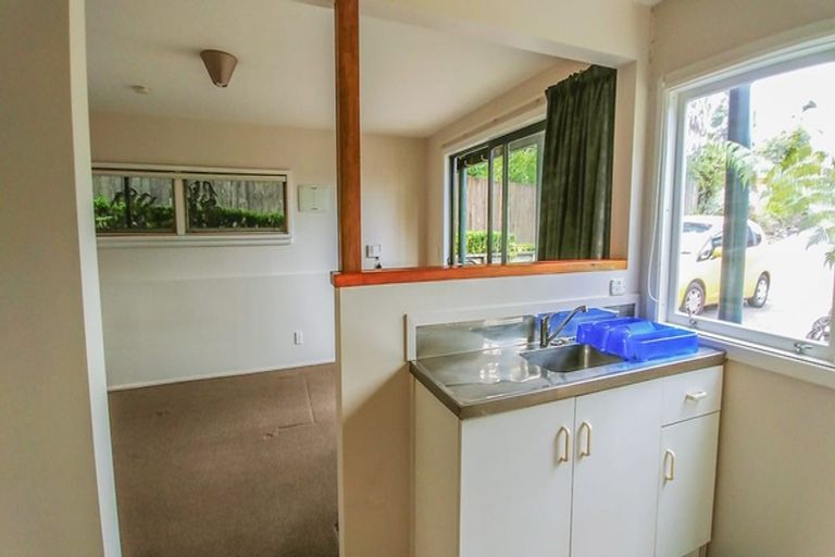 Photo of property in 1/706 East Coast Road, Pinehill, Auckland, 0632