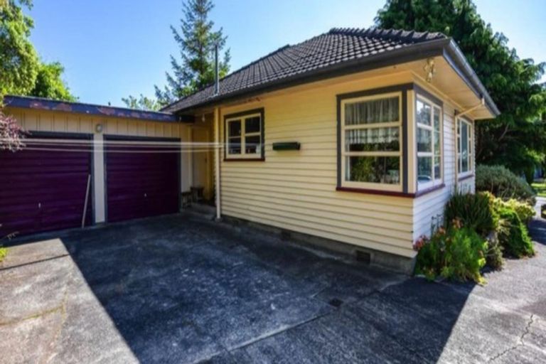 Photo of property in 93 Stokes Valley Road, Stokes Valley, Lower Hutt, 5019
