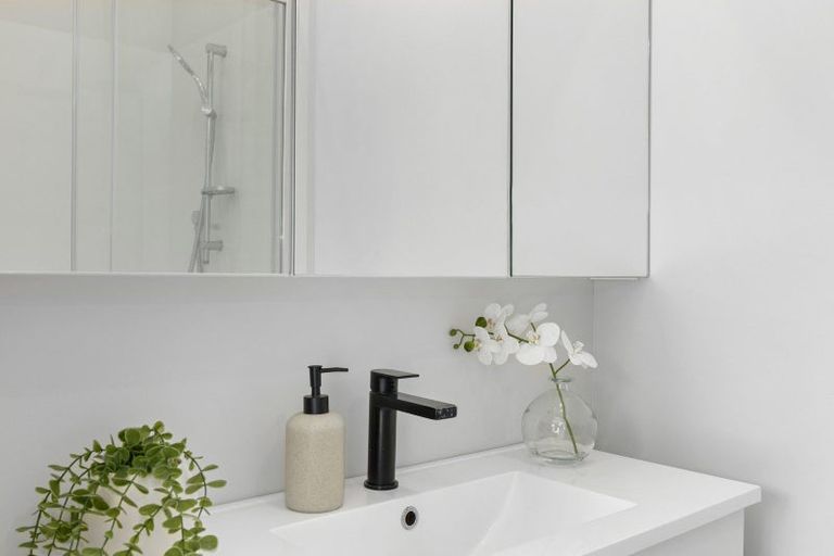 Photo of property in 10 Byron Street, Petone, Lower Hutt, 5012