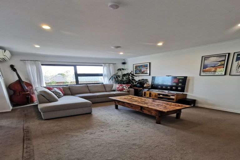 Photo of property in 21a Kirrie Avenue, Te Atatu South, Auckland, 0610