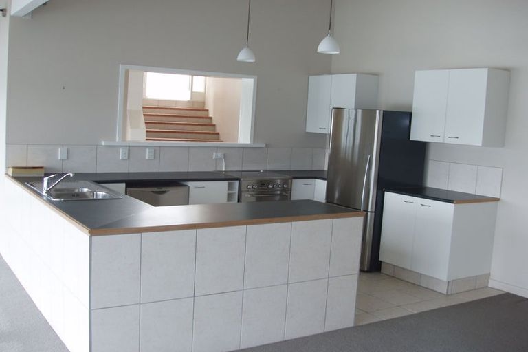 Photo of property in 27 Kaikoura Street, Maupuia, Wellington, 6022