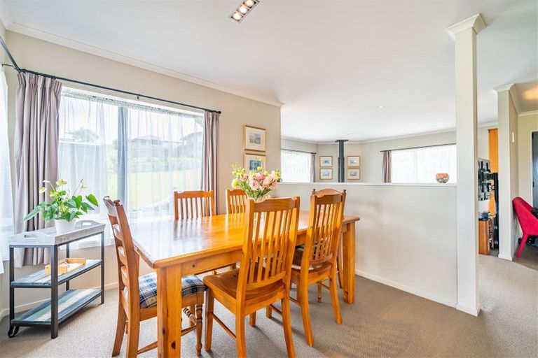 Photo of property in 2 Cosgrove Rise, Riverstone Terraces, Upper Hutt, 5018