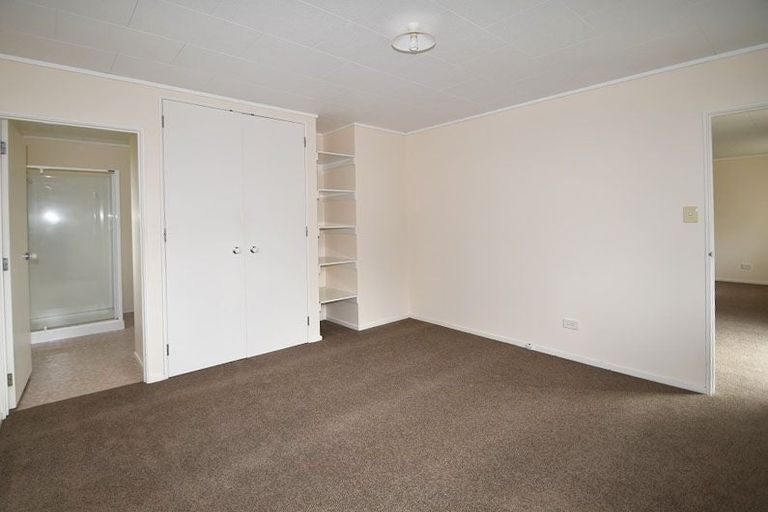 Photo of property in 2/2 Mcdowell Crescent, Hillcrest, Auckland, 0626