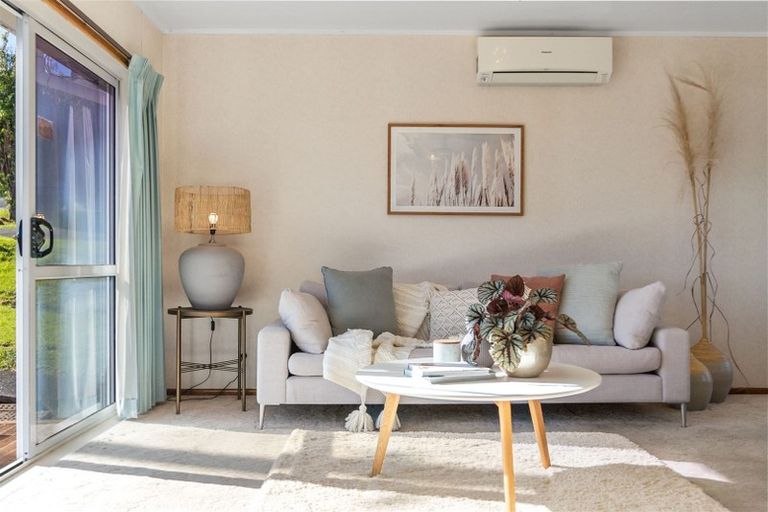 Photo of property in 42 Saffron Street, Birkdale, Auckland, 0626