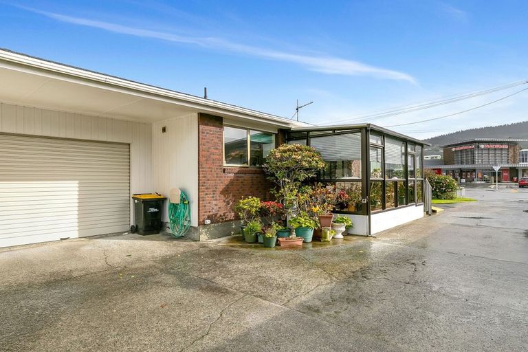 Photo of property in 42 Oxford Street, Tawa, Wellington, 5028