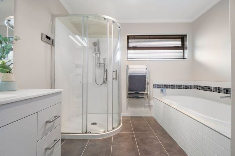 Photo of property in 20 Taiore Crescent, Marshland, Christchurch, 8083