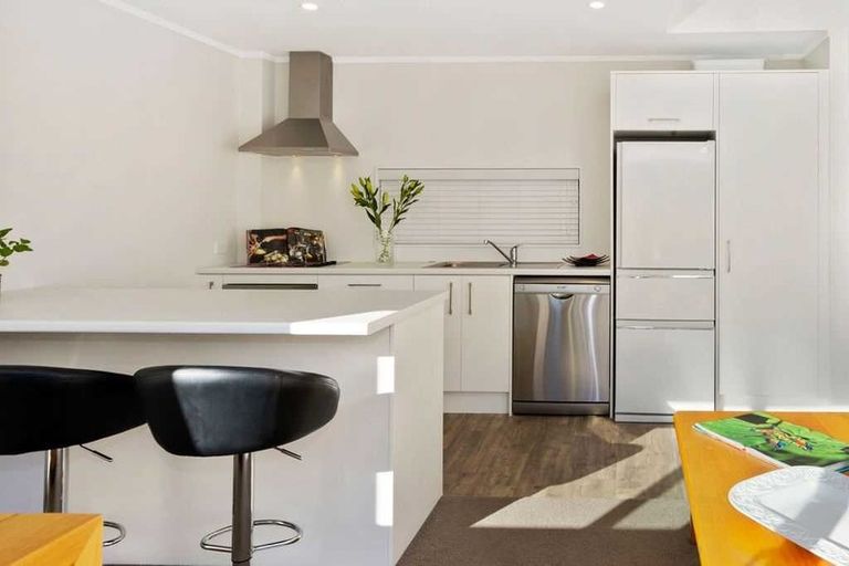 Photo of property in 31 Reynolds Place, Papamoa Beach, Papamoa, 3118