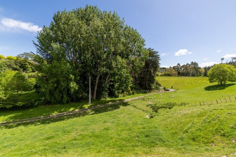 Photo of property in 137 Tauroa Road, Havelock North, 4130
