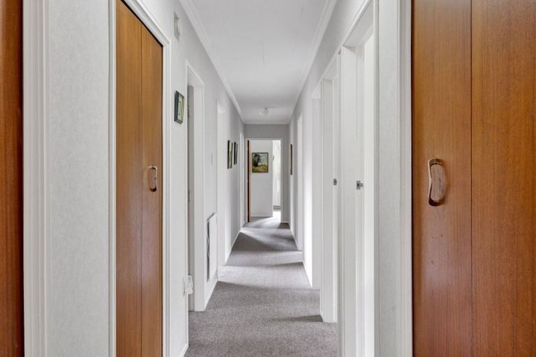 Photo of property in 2a Kendal Place, Merrilands, New Plymouth, 4312