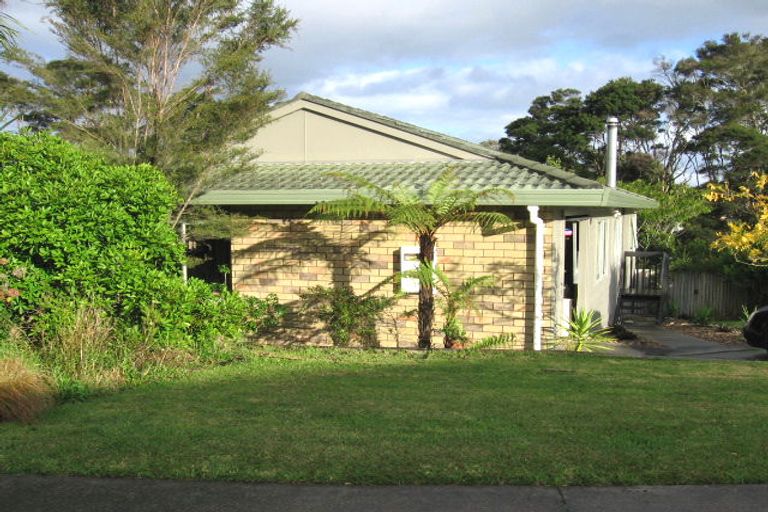 Photo of property in 238 Waitemata Drive, Ranui, Auckland, 0612