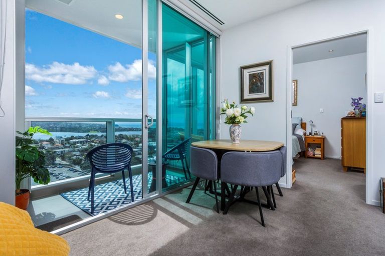 Photo of property in Sentinel Apartments, 1705/3 Northcroft Street, Takapuna, Auckland, 0622