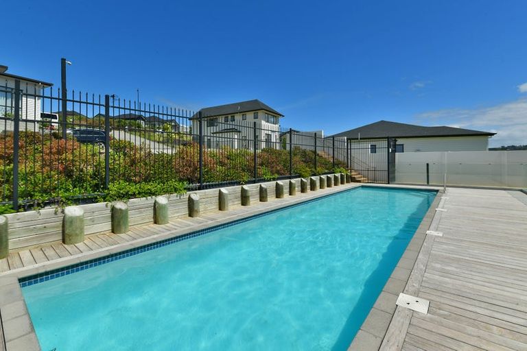 Photo of property in 6 Parkview Drive, Gulf Harbour, Whangaparaoa, 0930