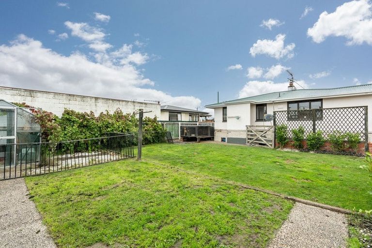 Photo of property in 16 Esk Place, Mosgiel, 9024