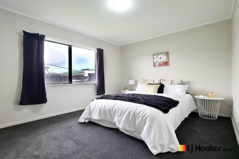 Photo of property in 11a De Bloge Place, Clendon Park, Auckland, 2103
