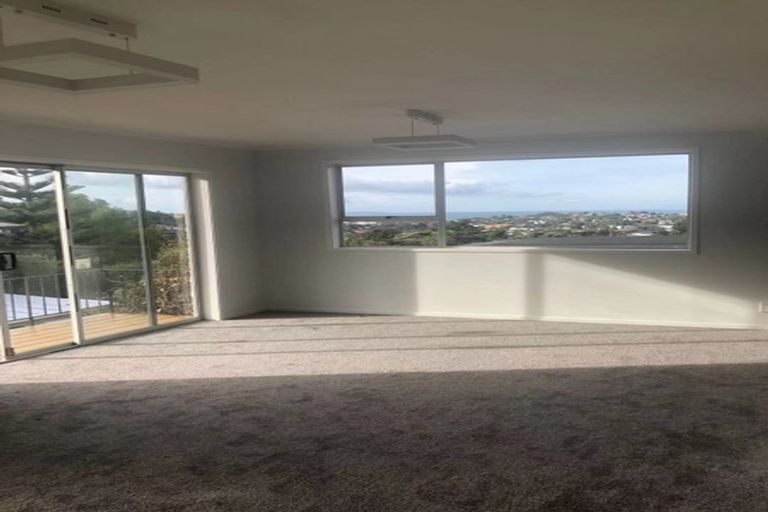Photo of property in 2/7 Malters Place, Browns Bay, Auckland, 0630