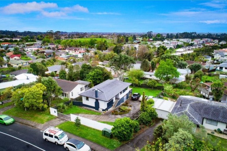 Photo of property in 17 Brunner Road, Glen Eden, Auckland, 0602