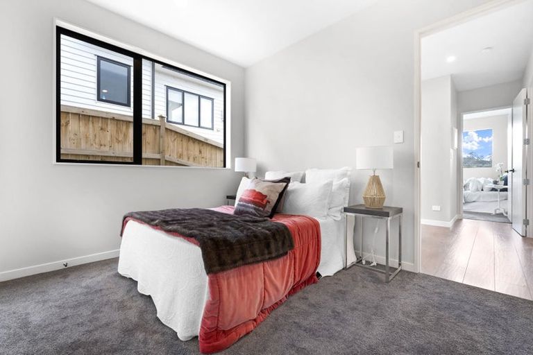 Photo of property in 20 Triangle Road, Massey, Auckland, 0614