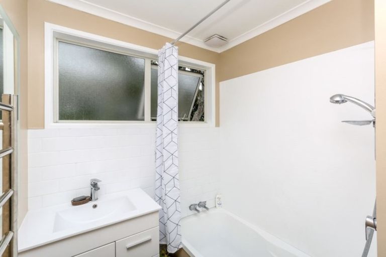 Photo of property in 8a Elm Grove, Westown, New Plymouth, 4310