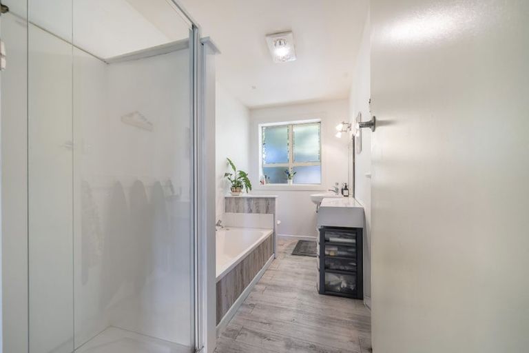 Photo of property in 92 Main North Road, Woodend, 7610