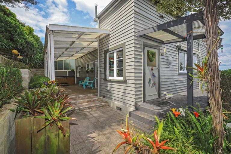 Photo of property in 6 Guys Hill Road, Hospital Hill, Napier, 4110